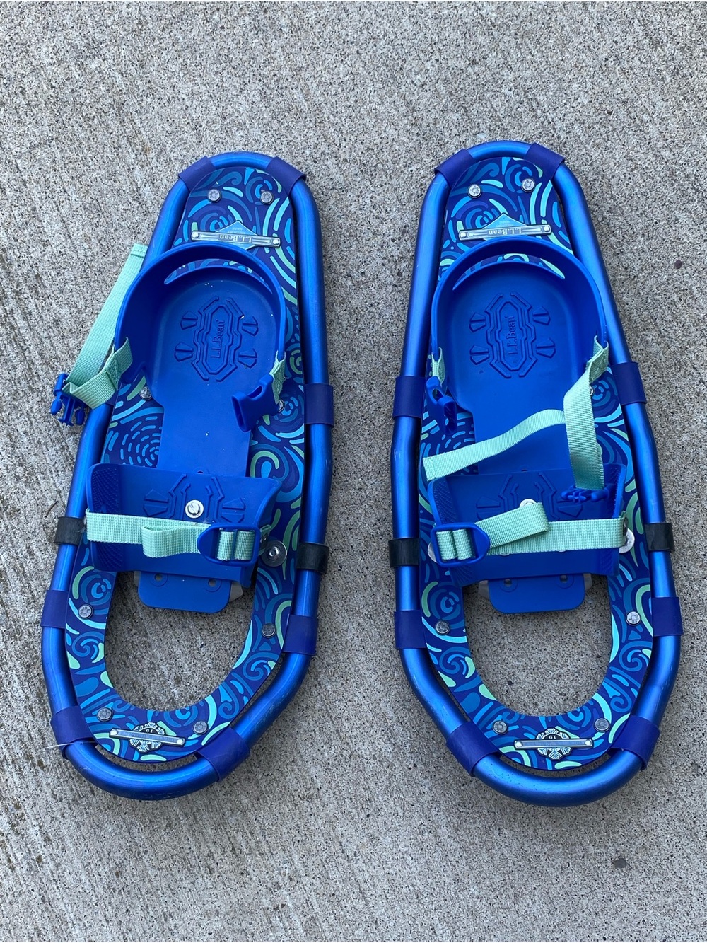 Kids Blue Winter Walker 19 » Adjustable Snowshoes with Aqua Straps